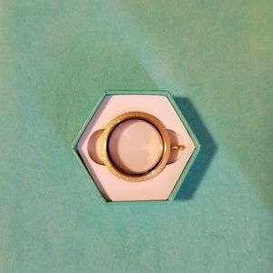 BNIB Retired Origami Owl Locket - Face & Base